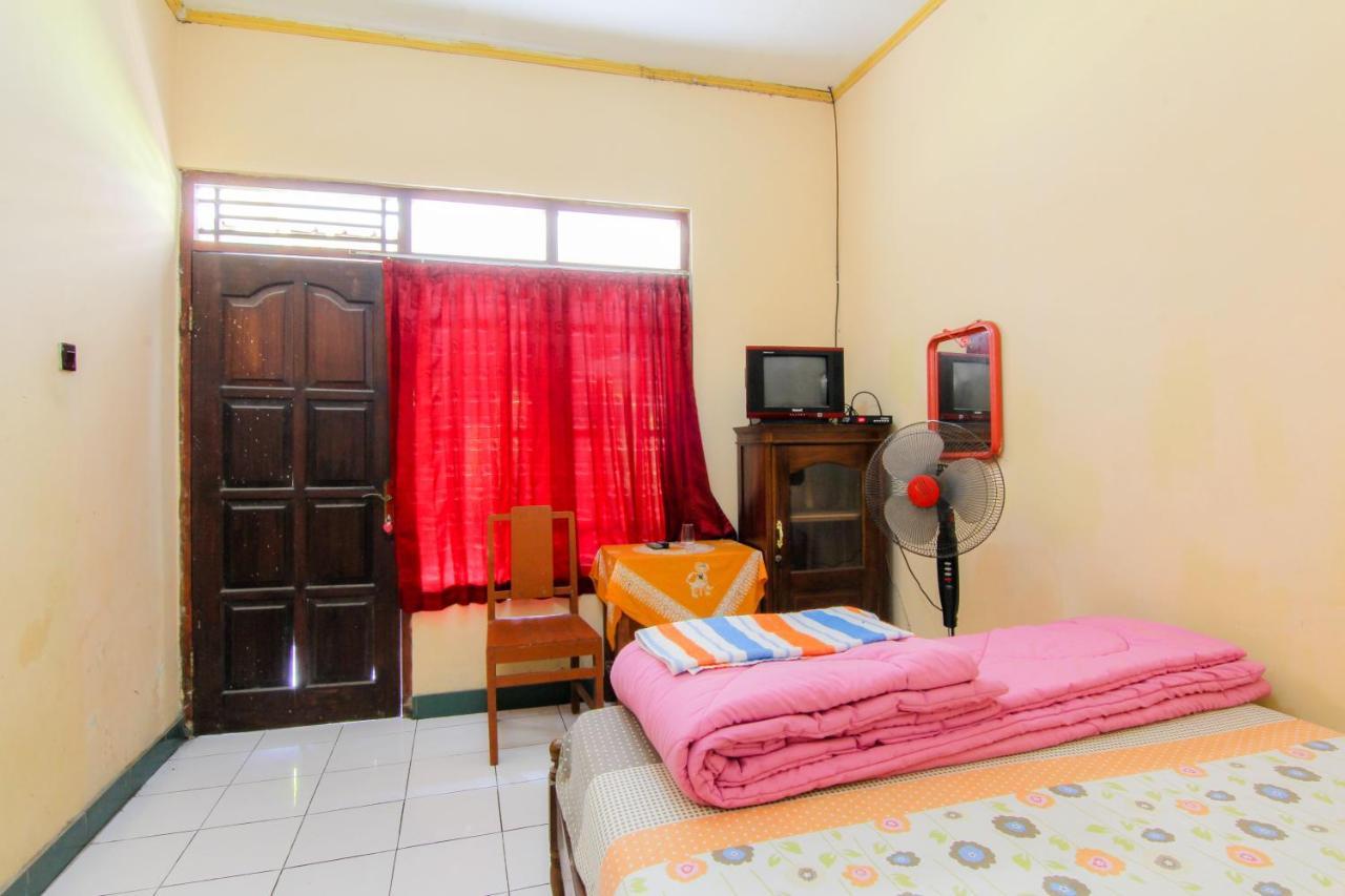 Losmen Melati Hotel Bantul Exterior foto